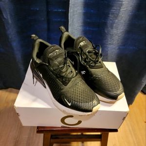Nike Air Max 270